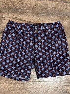 Steele Men’s size 28 red and blue all over pattern